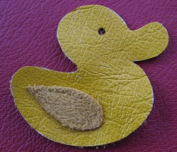 LeLa - Gelbe Ente auf violett