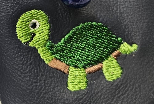 LeLa - Schildkröte auf schwarz