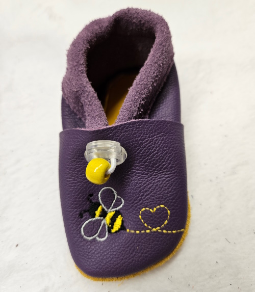 LeLa - Biene auf lila